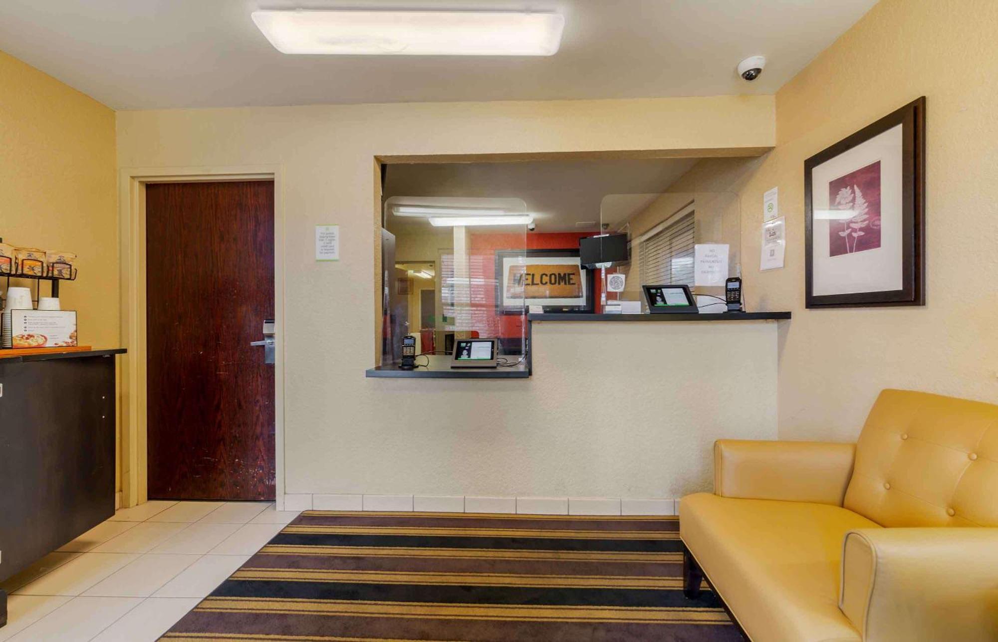Extended Stay America Suites - Fort Lauderdale - Cypress Creek - Andrews Ave Oakland Park Exterior photo