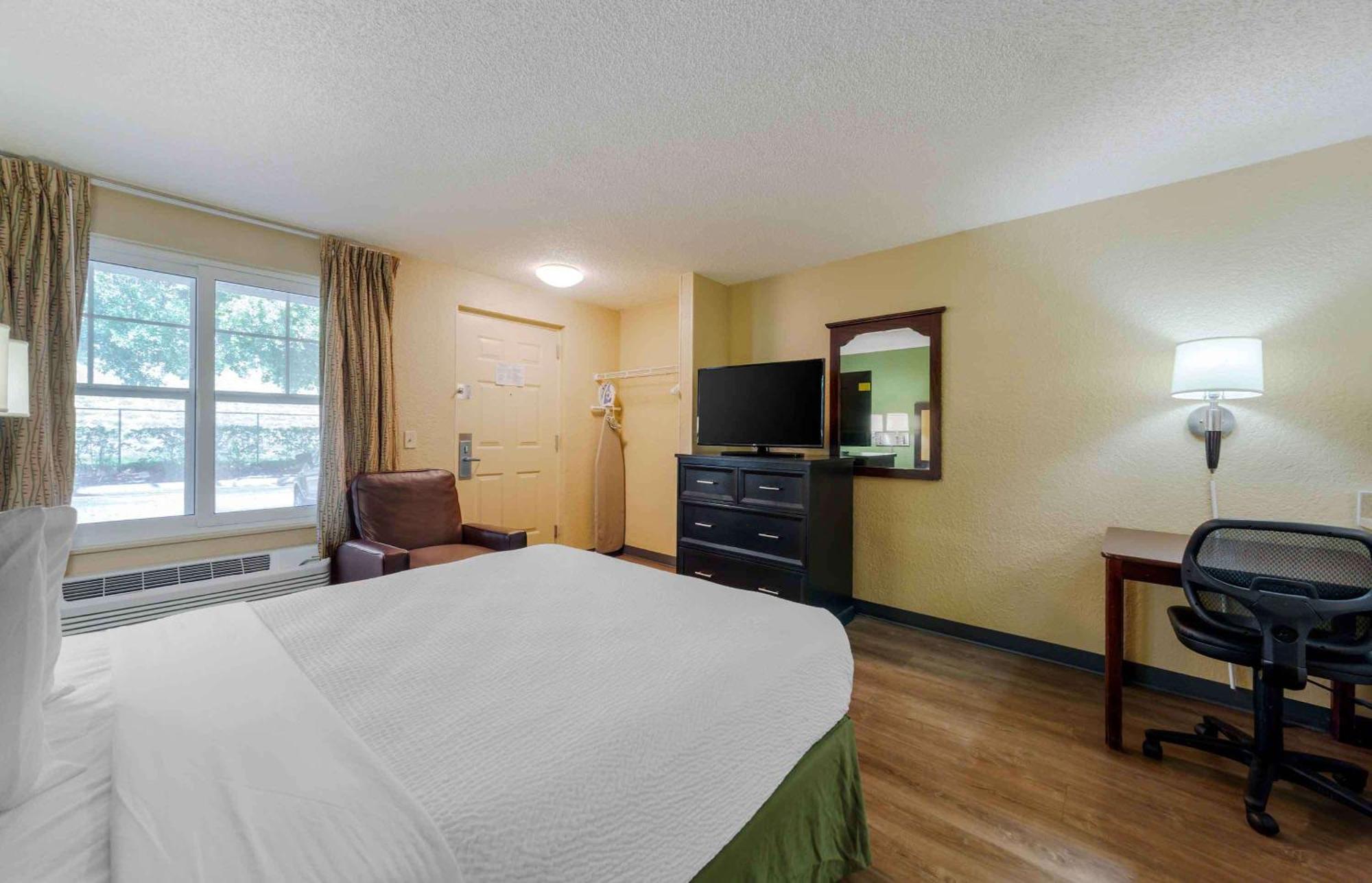 Extended Stay America Suites - Fort Lauderdale - Cypress Creek - Andrews Ave Oakland Park Exterior photo