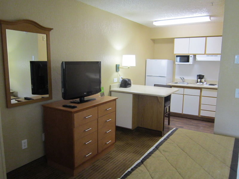 Extended Stay America Suites - Fort Lauderdale - Cypress Creek - Andrews Ave Oakland Park Exterior photo