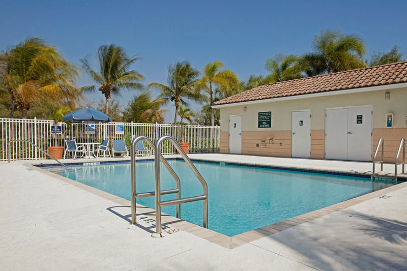 Extended Stay America Suites - Fort Lauderdale - Cypress Creek - Andrews Ave Oakland Park Exterior photo